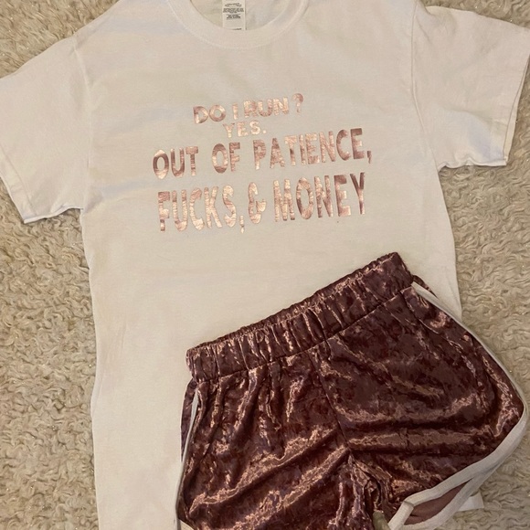 Short Set - Picture 1 of 2